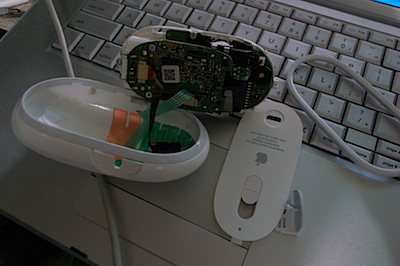 分解されたMighty Mouse